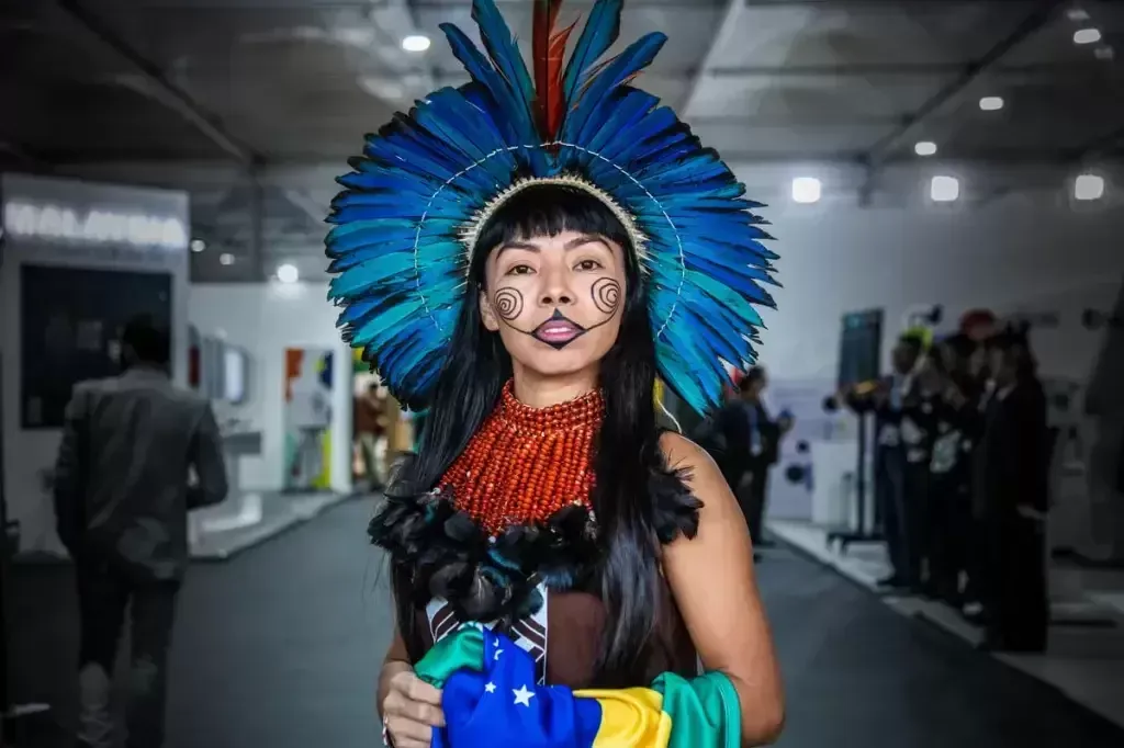 "Mudança climática não é falar apenas sobre temperatura, mas também como afeta a população indígena e urbana", diz Vanda Witoto em entrevista à CBN Amazônia