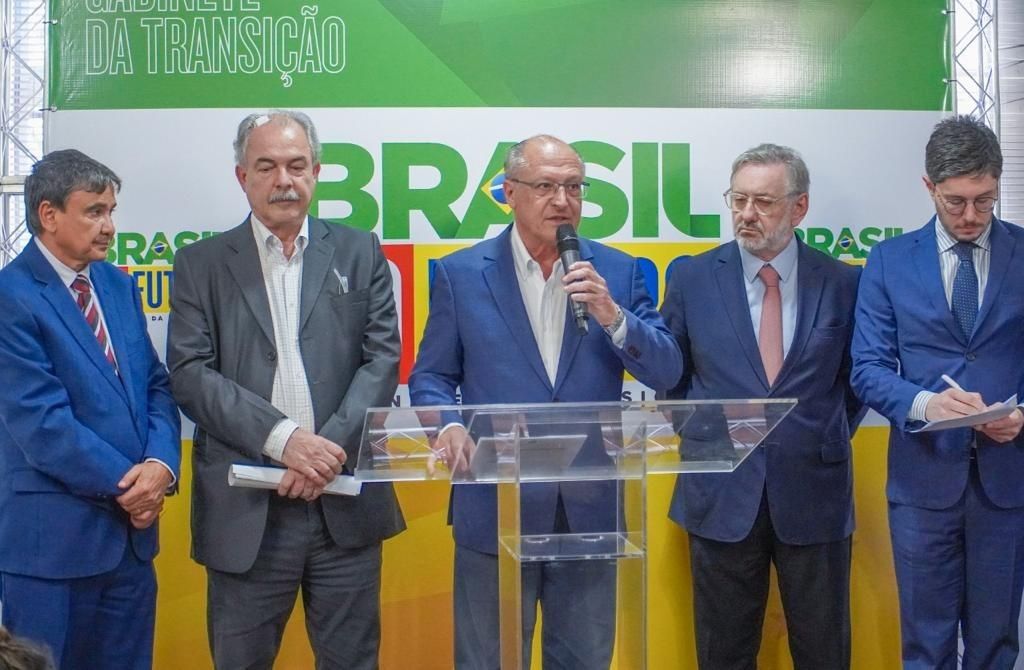 Nove amazonenses compõem equipe de transição do governo Lula