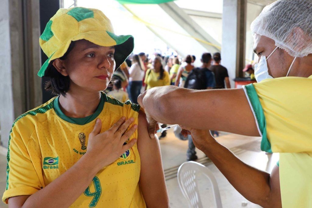 Arena da Amazônia transmite jogo do Brasil e aplica vacina contra Covid-19 nesta segunda (28)