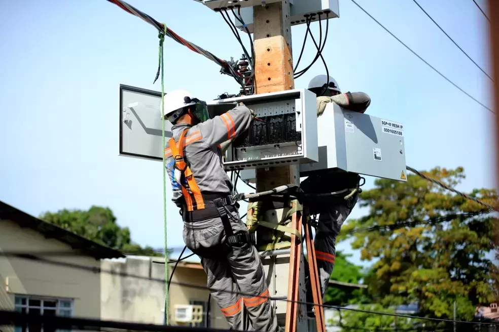 Bairros de Manaus seguem sem energia elétrica devido à forte chuva desta quinta-feira (1°)