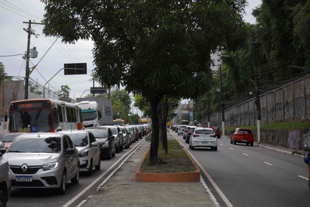 Alargamento de pista e passarela no TCE-AM são positivas para a mobilidade urbana de Manaus, avalia Manoel Paiva