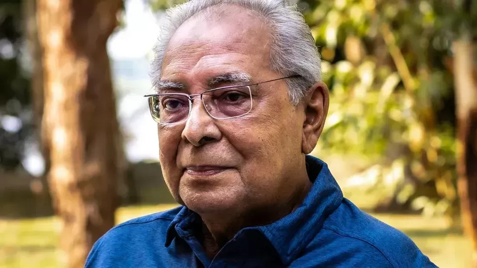 Amazonino Mendes recebe alta após 13 dias internado em hospital