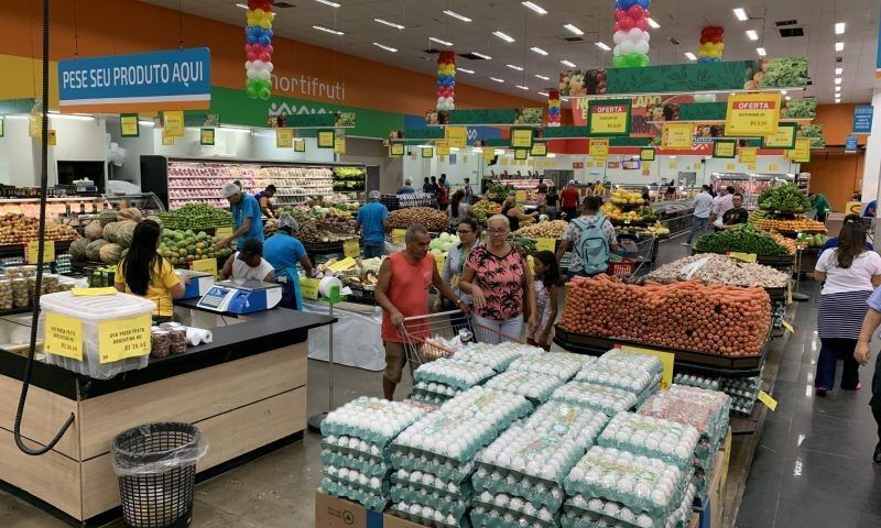 Supermercados começam a funcionar em horário especial a partir desta quinta-feira (22)