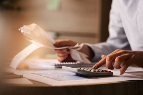 Economista dá dicas para evitar fugir do orçamento em janeiro