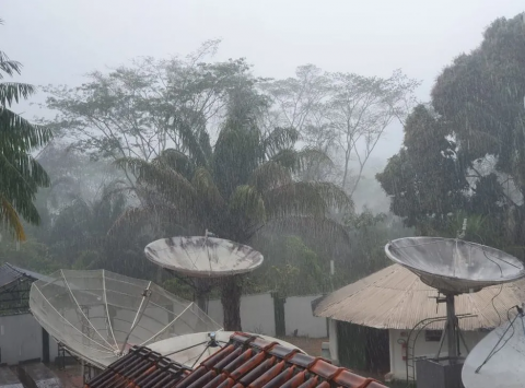 Inmet emite alerta amarelo de chuvas intensas para todo Acre