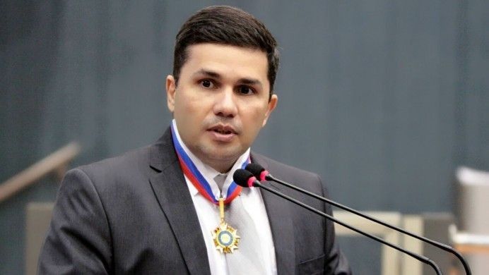 Novo supervisor do Plano de Vacinação em Manaus quer estacionamento do aeroporto como drive thru de imunização