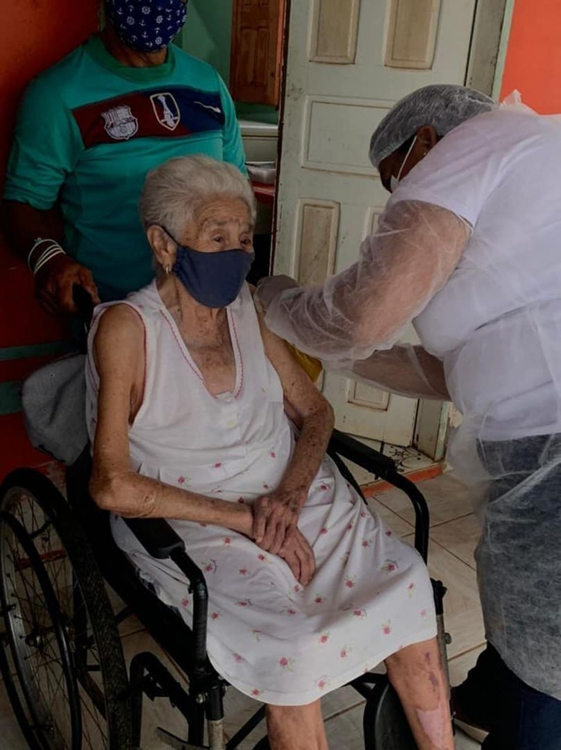 Prefeitura de Rio Branco suspende vacinação contra a Covid-19 em idosos