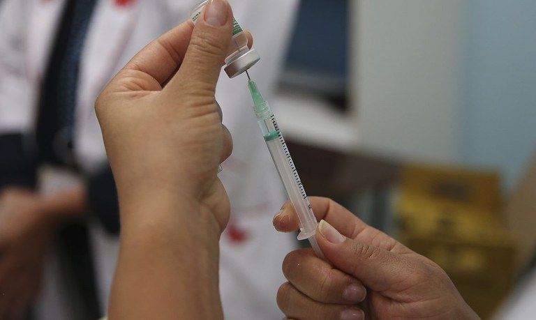 Governador do Acre anuncia compra de 700 mil doses da vacina russa Sputnik V