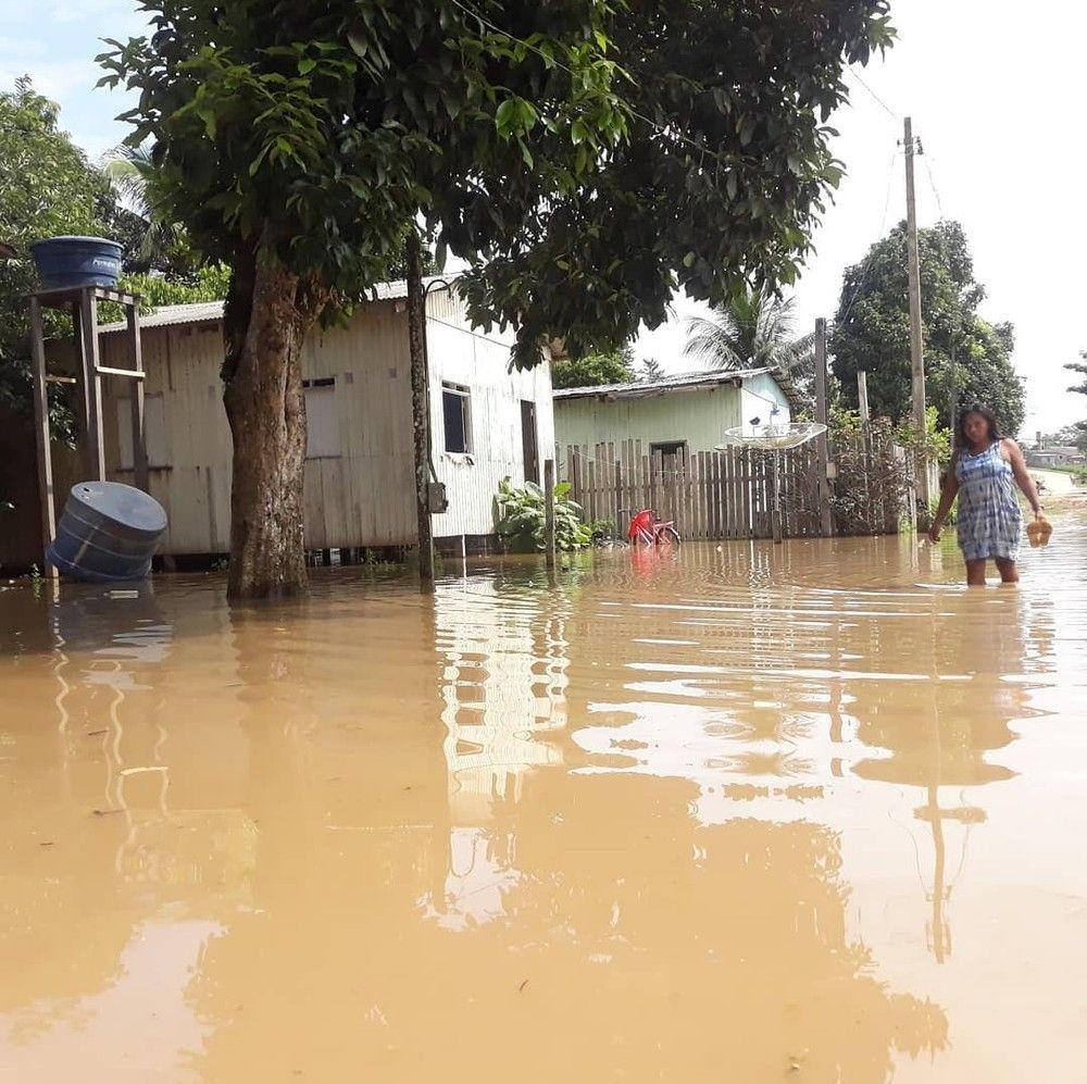 Cheia do Rio Purus atinge mais de 300 famílias em cidade isolada do Acre