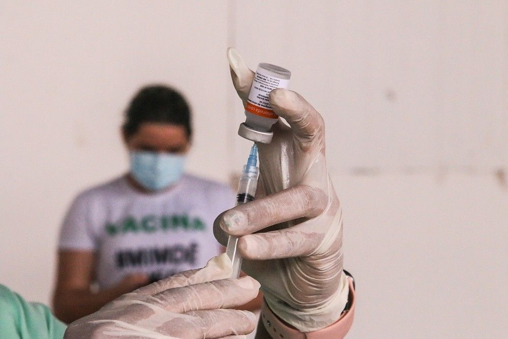 Acre é o Estado que menos vacina contra a Covid-19 no Brasil