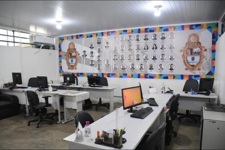 Comitê denuncia secretário de limpeza de Manaus por criar sala exclusiva para atendimento de vereadores da capital
