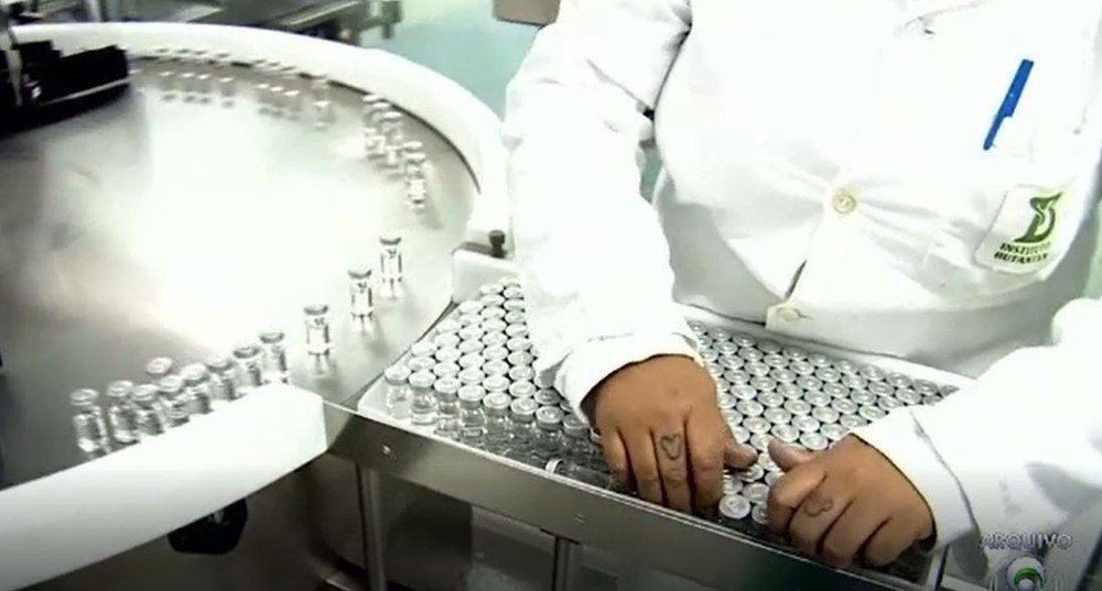Com baixa procura, 18 mil doses de vacinas contra a covid-19 estão sem uso no Acre