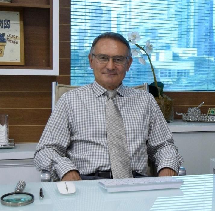 Junho Verde: médico angiologista explica importância da conscientização sobre diagnóstico da Escoliose