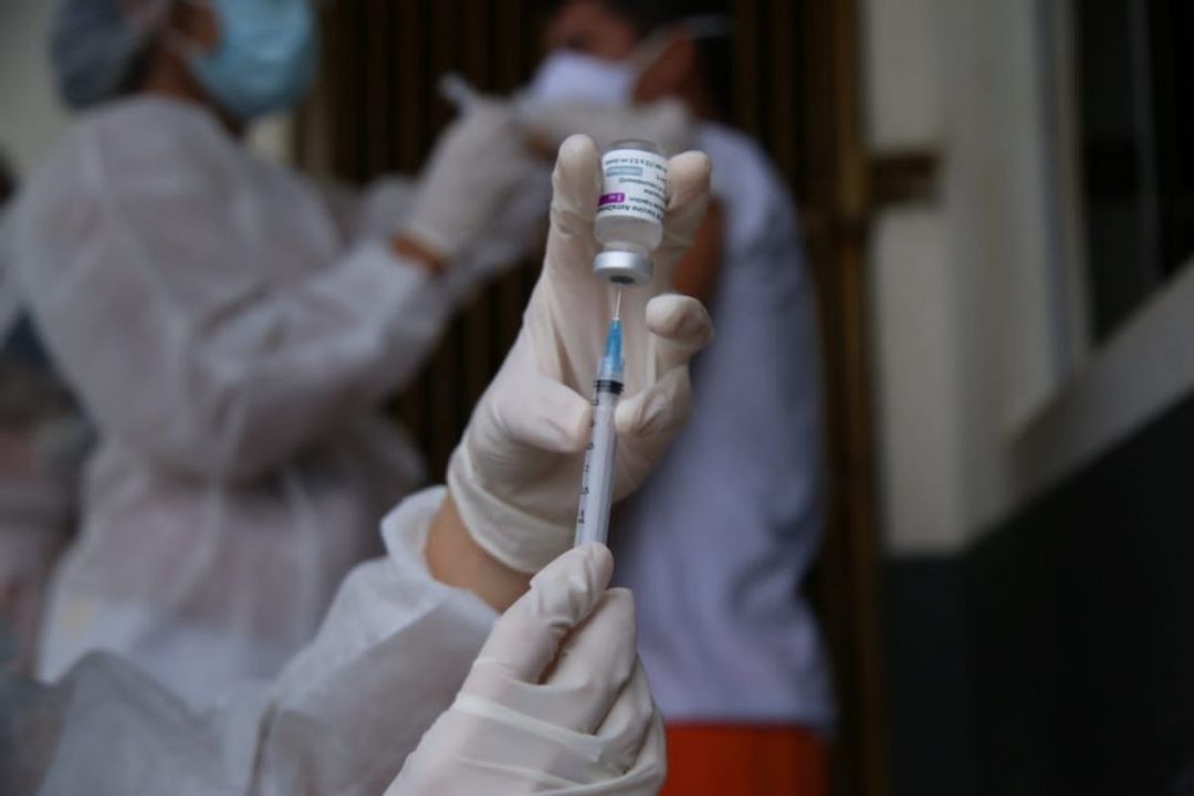 Médico explica importância da segunda dose da vacina contra Covid-19