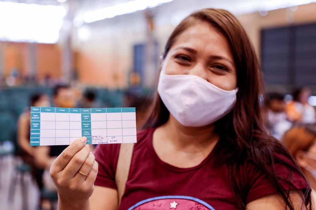 Manaus inicia vacinação de pessoas com 23 anos ou mais contra Covid-19