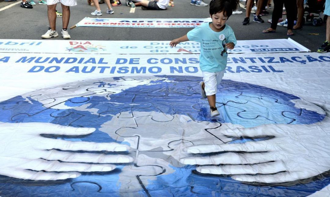 Diretor da ANS explica nova regulamentação que torna ilimitado número de sessões com várias especialidades para tratamento de autismo