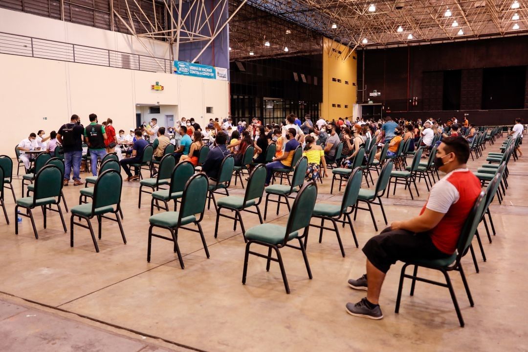 Manaus tem mais de 3,5 mil profissionais da saúde atrasados para segunda dose da vacina contra Covid-19