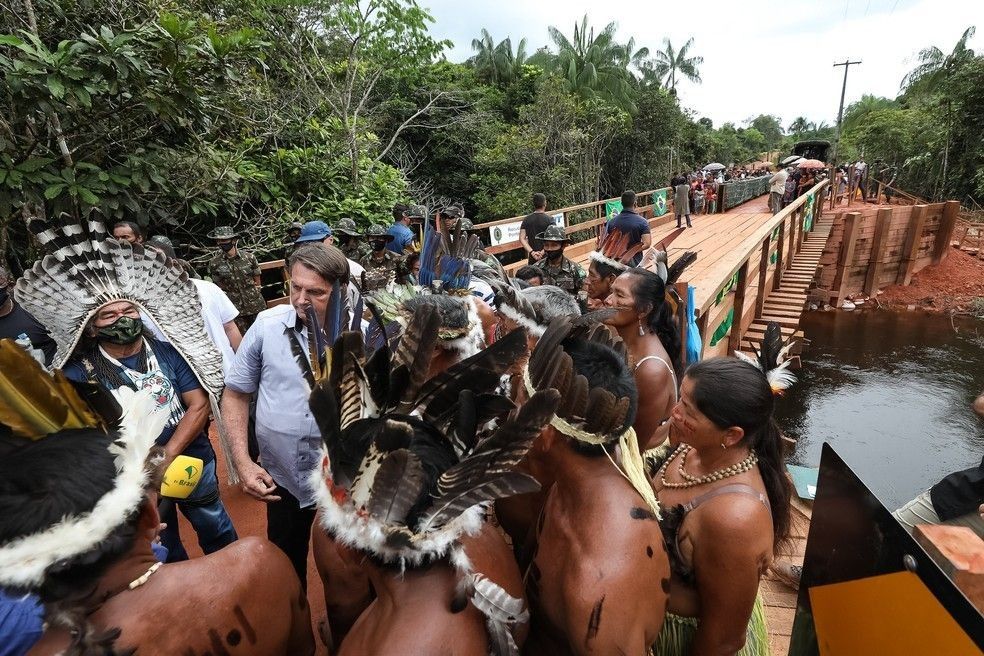 Bolsonaro gasta com inauguração de ponte no Amazonas três vezes valor da obra