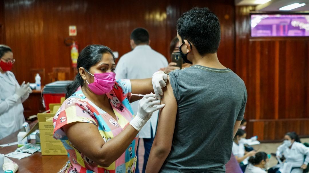 Macapá retoma vacinação de jovens de 12 a 17 anos contra Covid-19