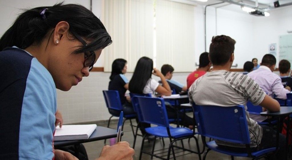 Adultos podem concluir ensino médio e ter qualificação profissional com aulas oferecidas pelo Sesi Amapá
