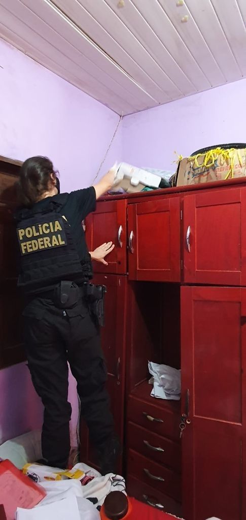 PF prende homem suspeito de crimes de divulgação e armazenamento de conteúdo sexual infantil no AP