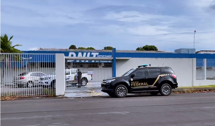No AP, Dnit é alvo de busca em operação que investiga contratos superfaturados em obras de rodovias federais
