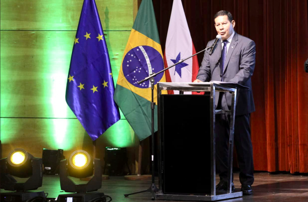 Em Belém, Vice-presidente Hamilton Mourão recebe carta para desenvolvimento sustentável da região