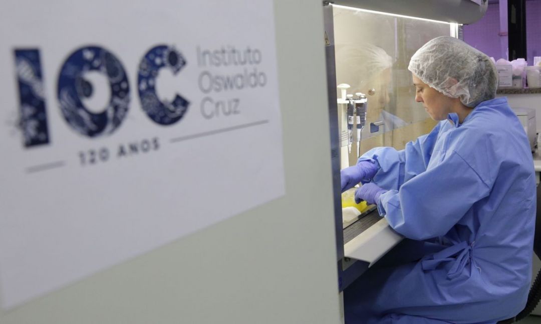 Ômicron: Pesquisadores ainda não podem afirmar qual a eficácia das vacinas existentes sobre essa variante do coronavírus