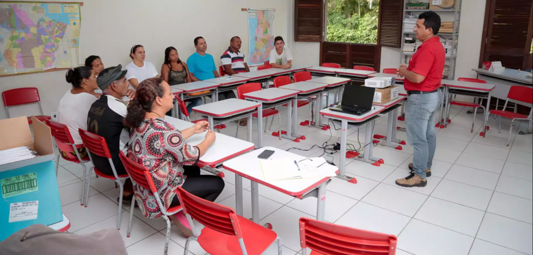 Prefeitura de Belém faz busca ativa por jovens, adultos e idosos que estão fora da sala de aula