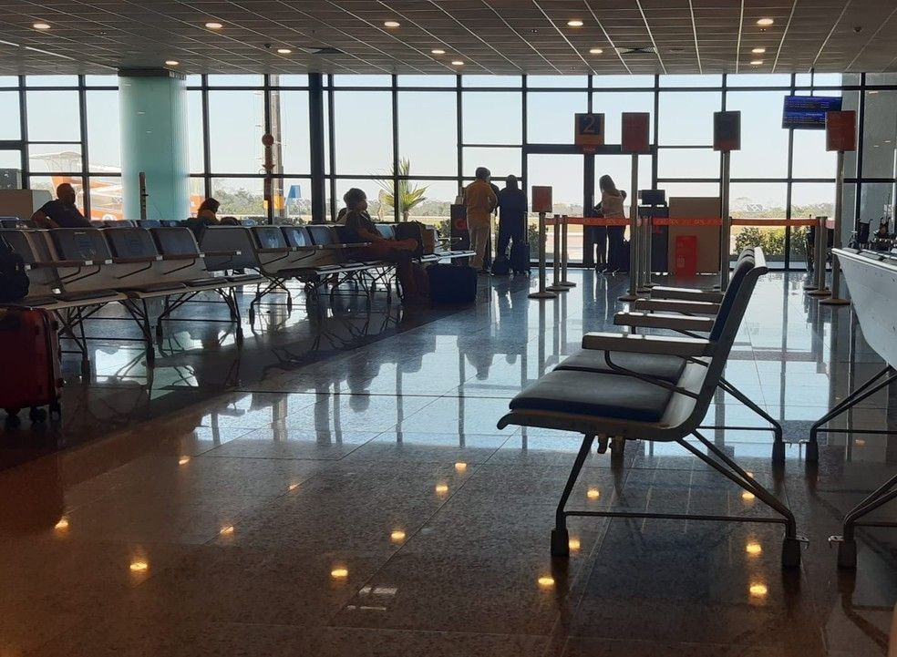 Menino de 9 anos foge de casa e viaja escondido em avião de Manaus para São Paulo