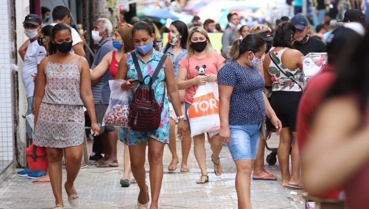 Uso de máscaras continua obrigatório em ambientes fechados de Manaus
