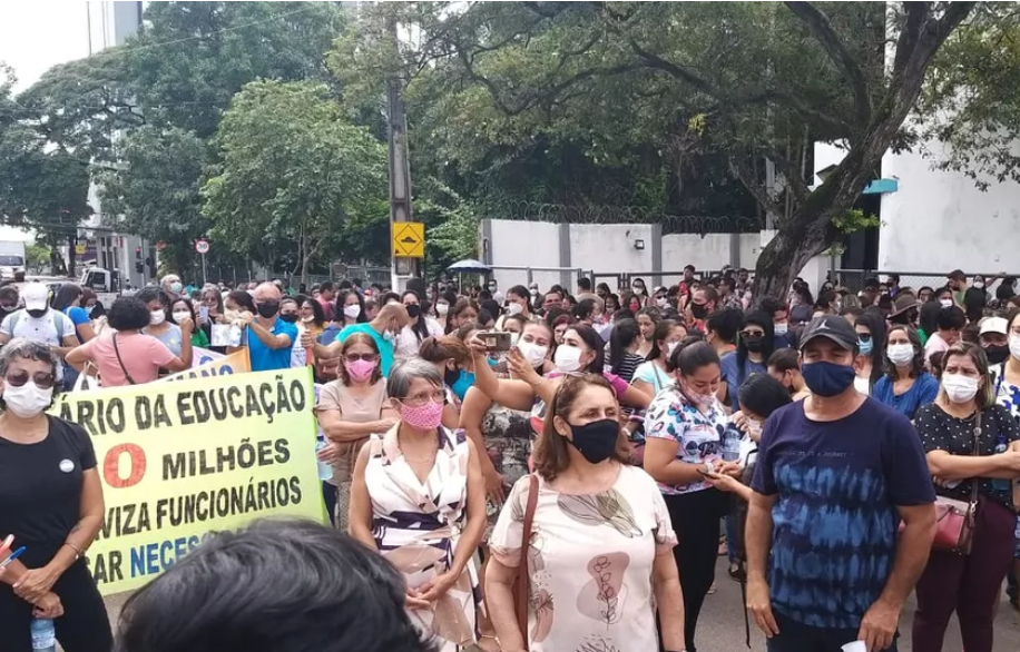 Greve dos servidores da Educação no Acre já dura quase 40 dias e pode atrapalhar o ano letivo no estado