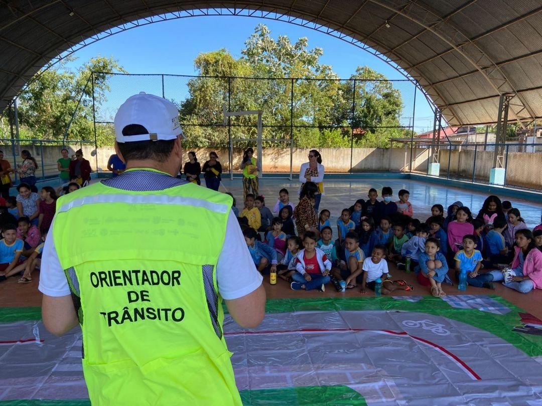 No Acre, Detran promove ações do Movimento Maio Amarelo, alcançando a comunidade em geral e levando conscientização às escolas