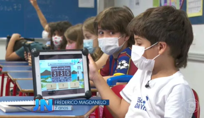 “O professor sempre será essencial na sala de aula, mas o uso de novas tecnologias vem para ser uma poderosa ferramenta no ensino”, declara especialista