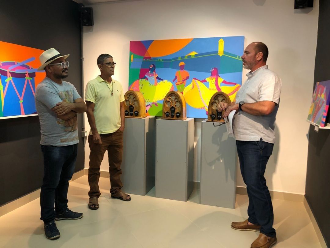 Artistas plásticos amapaenses são selecionados para realizar pintura de rádios antigos