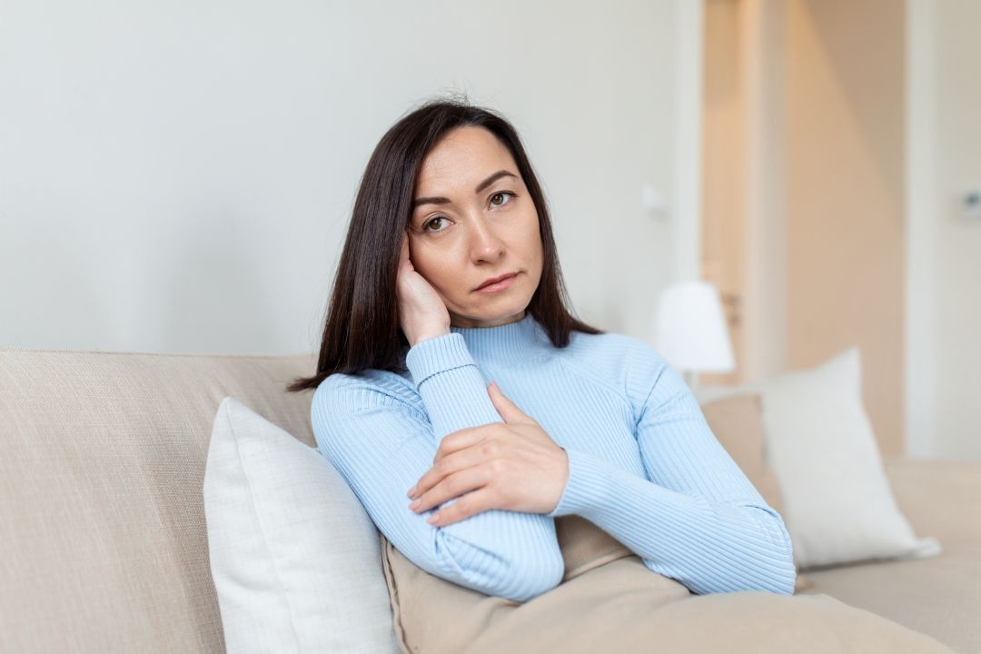Especialista explica como terapia de reposição hormonal é usada no tratamento dos sintomas da menopausa