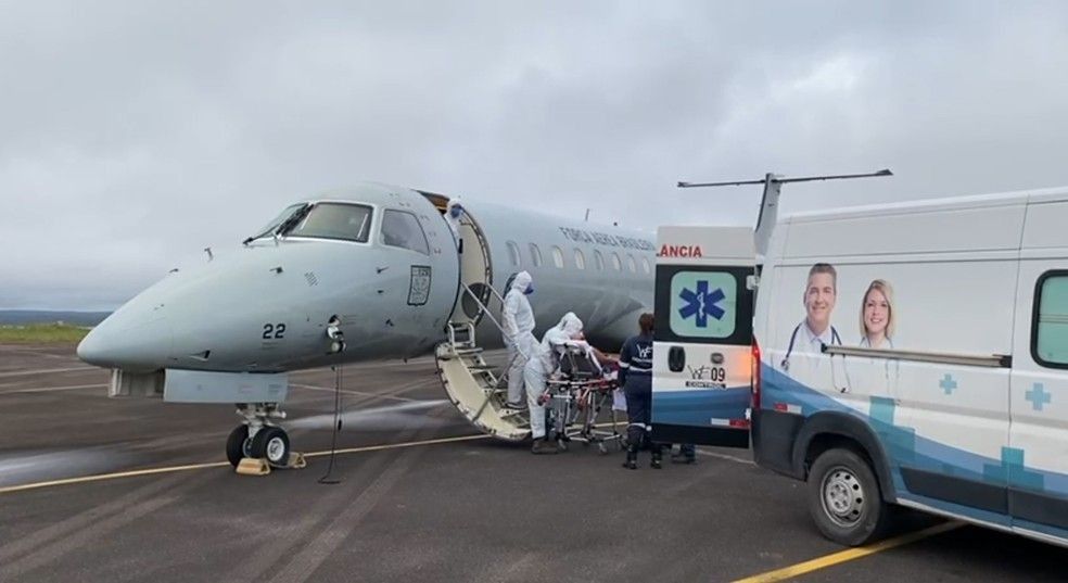Nove pacientes com Covid-19 são transferidos de Manaus para Teresina, no Piauí