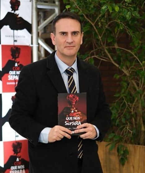 A cor que nos separa: escritor lança livro sobre racismo estrutural