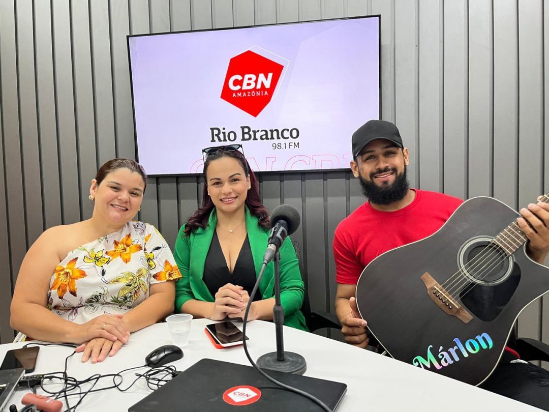 Palco CBN: de professora para cantora sertanejo, conheça a história de Esthefanny Brotto