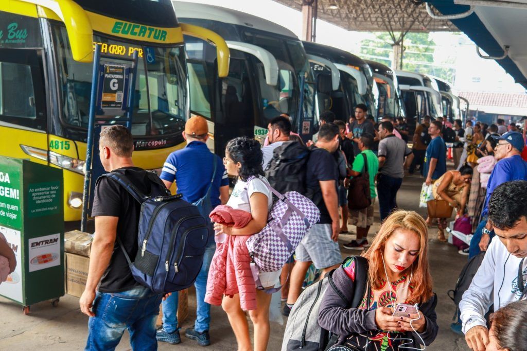 Carnaval movimenta rodovias e hidrovias do AM com operação especial