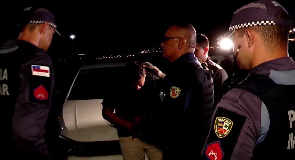 Comandante da lancha que naufragou no encontro das águas se apresenta na polícia após um mês foragido
