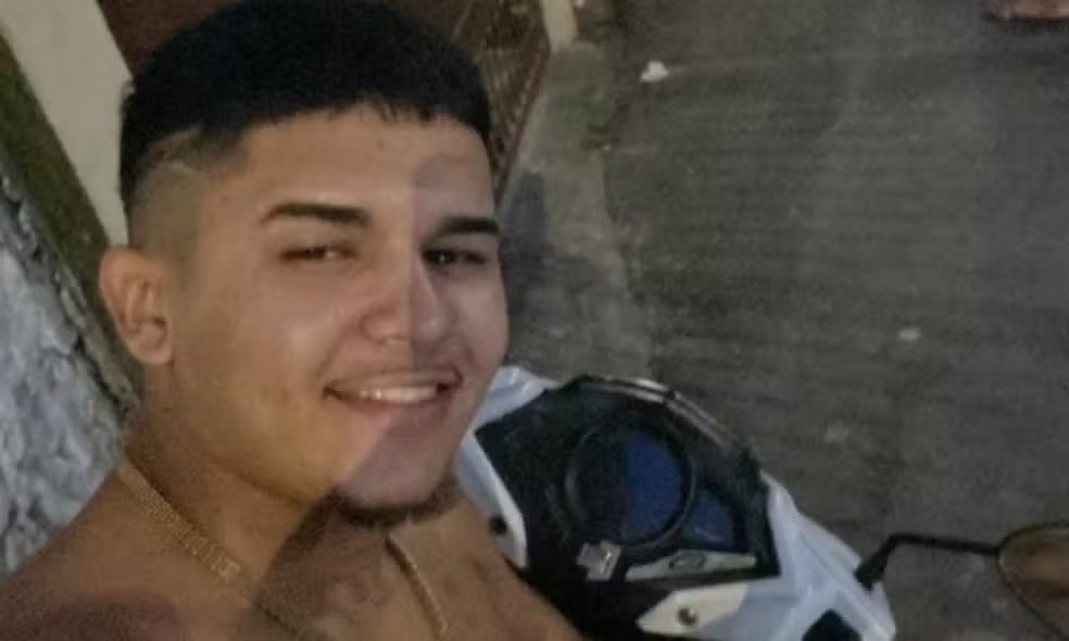PMs se entregam após prisão decretada por morte de jovem durante abordagem em Manaus