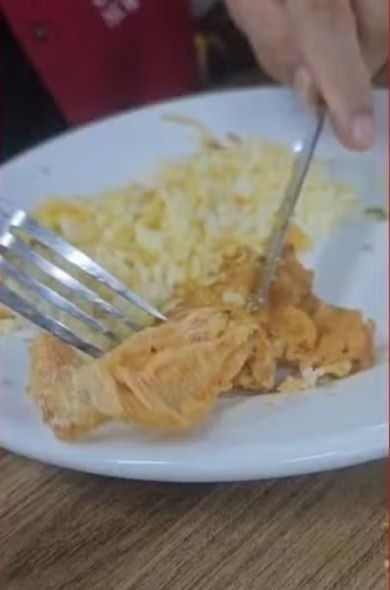 Aluno encontra pedaço de plástico em refeição servida no Restaurante Universitário da Ufam