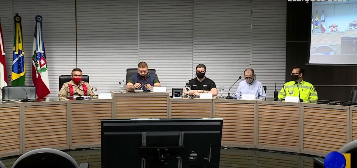 Ao menos dez urnas eletrônicas são substituídas durante manhã de votação em Manaus