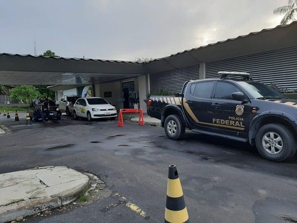 Polícia Federal cumpre mandados na Casa Militar e Secretária de Saúde do Amazonas