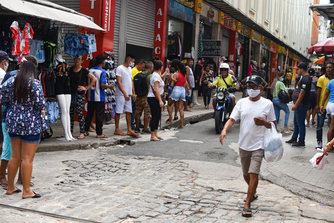 Pagamento do 13º salário aumenta a movimentação no centro comercial de Belém, afirma Dieese