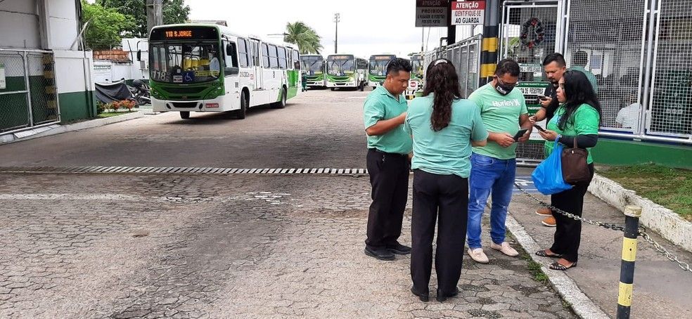 Rodoviários paralisam 30% da frota do transporte público coletivo nesta segunda-feira em Manaus