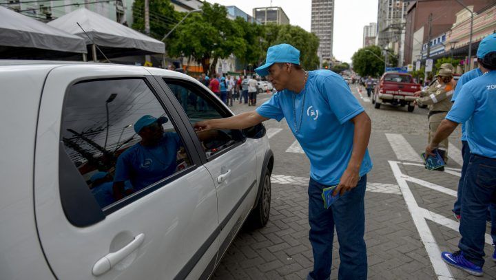 Estacionamento rotativo Zona Azul volta a ser cobrado nesta segunda-feira (21) em Manaus