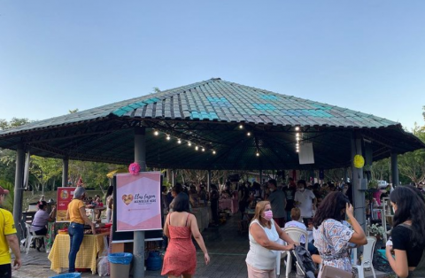 Coletivo "Elas Fazem Acontecer" promove Feira de Natal