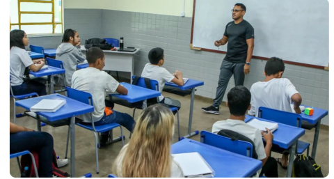 Manaus terá concurso com mil vagas para Semed, anuncia prefeito